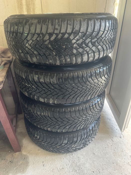 Jante cu anvelope de iarna R17