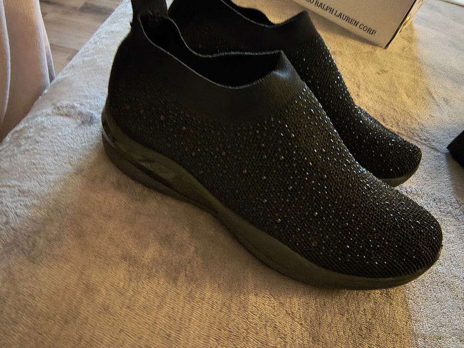 Обувки номера 38