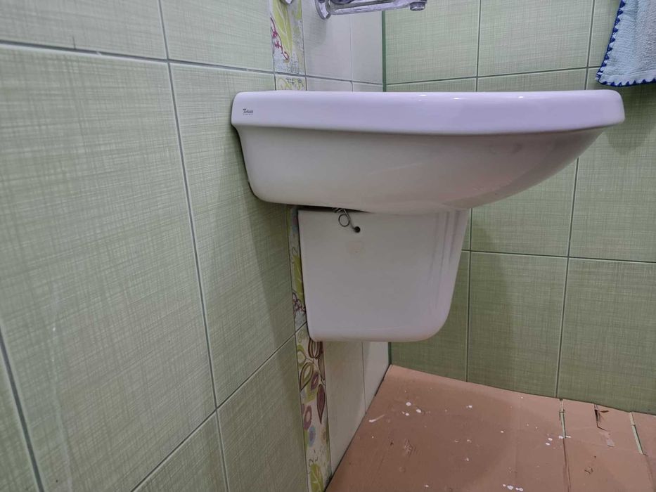 Смесител и мивка за баня