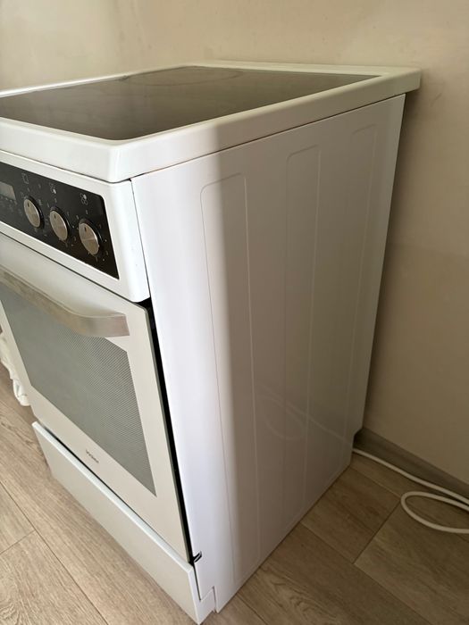 Продам плиту с духовкой хаер