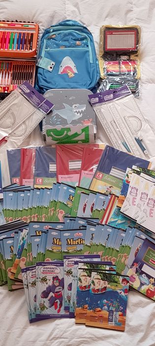 Set complet rechizite pentru școală!