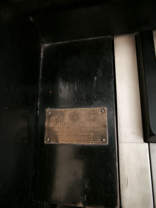 Pianină functionala vintage G. & E. Kanhäuser/N. Mischoniky