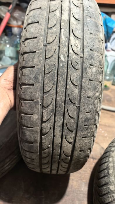 Шины 195/65/15 продам по 3000