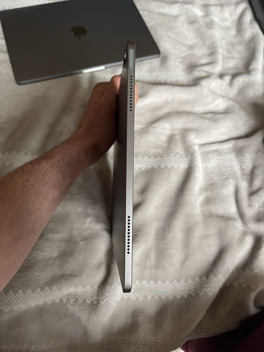 Apple iPad Air 13” (M2) 256GB – Space Gray