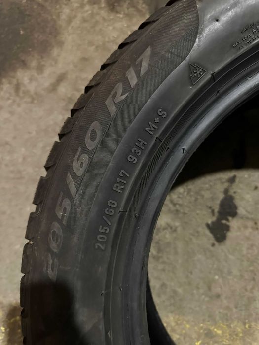 Зимни гуми 3 броя Pirelli Sotozero 205/60/R17