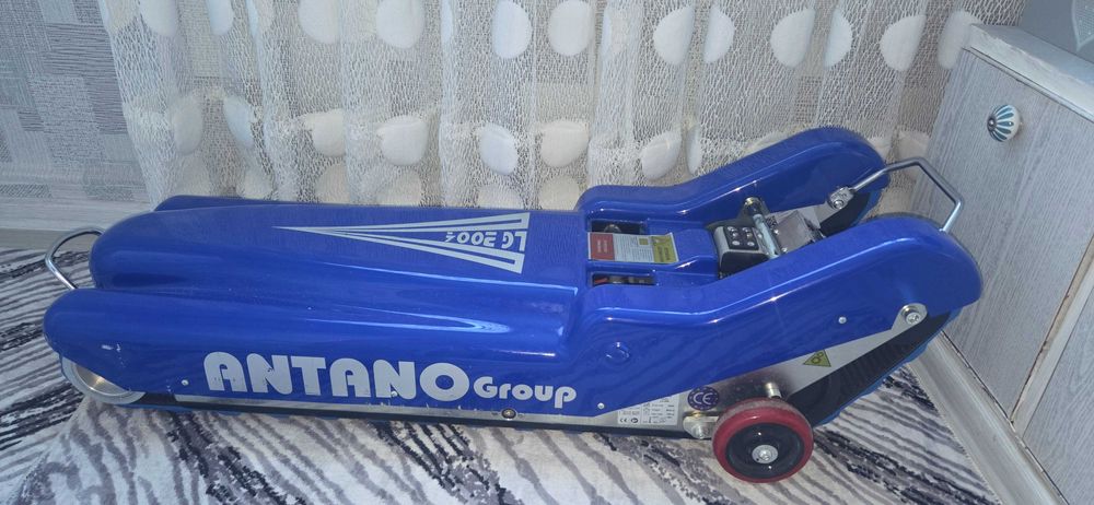 Устройство за изкачване на стълби за инвалидни колички