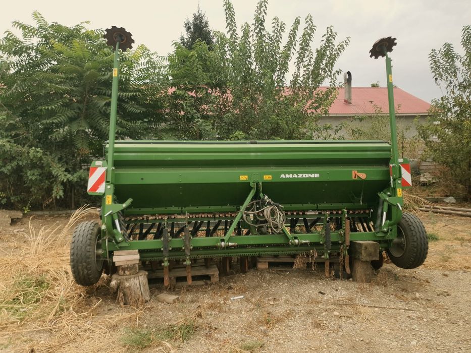 Utilaje pentru agricultura: semănătoare, prășitoare, plug