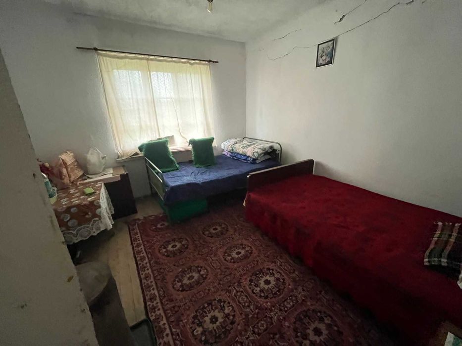 Къща в с. Тъжа с двор 1200 кв.м. – тиха локация и отличен потенциал