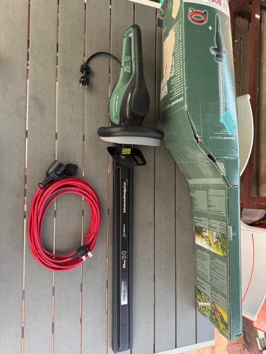 Foarfecă electrică gard viu Bosch AdvancedHedgeCut 70 – NOUĂ