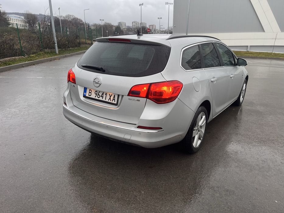 Opel astra sport tourier 1.4t