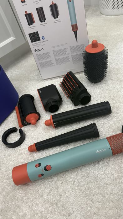 Маша за коса Dyson 601848-01 HS08 Airwrap i.d.™ Straight + Wavy T1/T2 CePk/ 1300W, 13.5 l/s