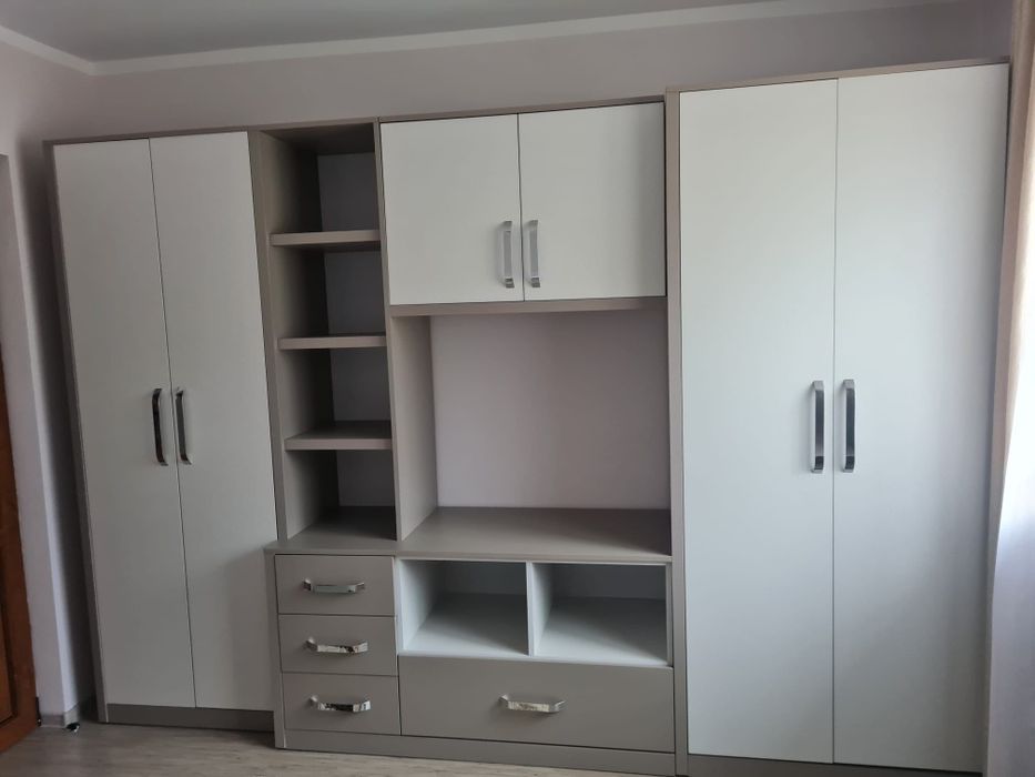 APARTAMENT 2 camere de închiriat