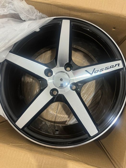 Продам летние шины с дисками Vossen