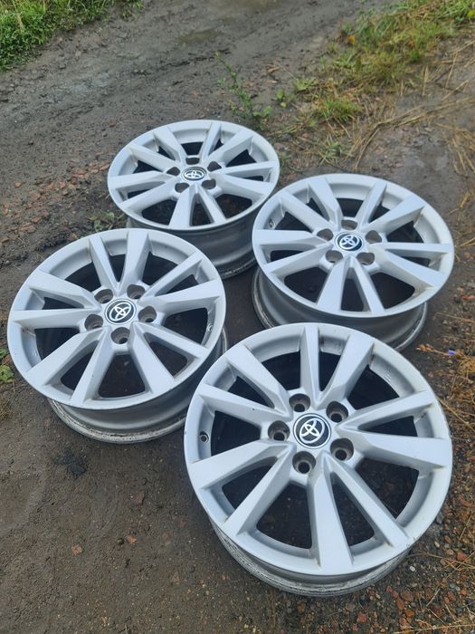 Диски toyota camry 70  r16 оригинал