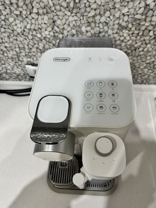 Aparat nespresso cafea
