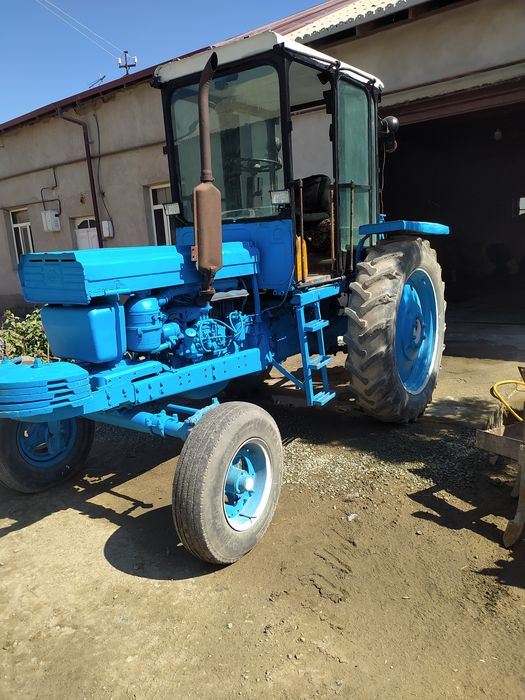 Tractor VA zatki sotiladi