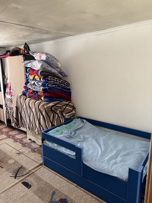 Үй сатылады кең аумағымен