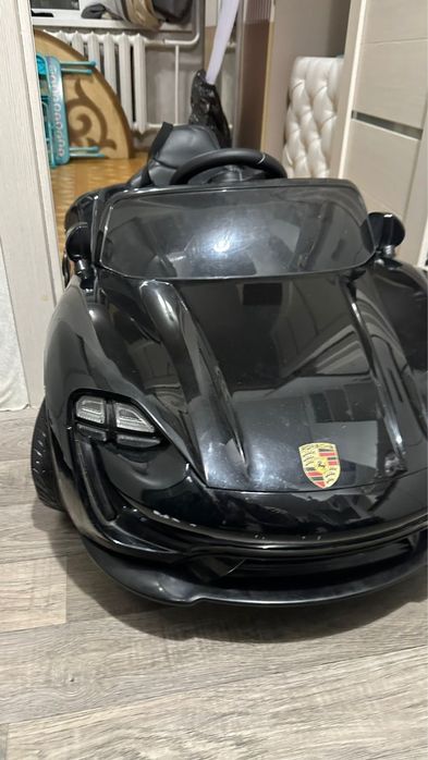 Продается детский электромобиль