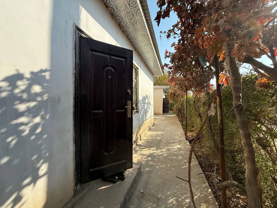 Arzon boldi 3 xonali yashashga tayyor kvartira sotuladi