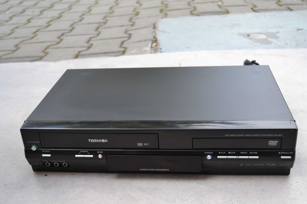 Video Recorder +Dvd player Toshiba SD 38VF