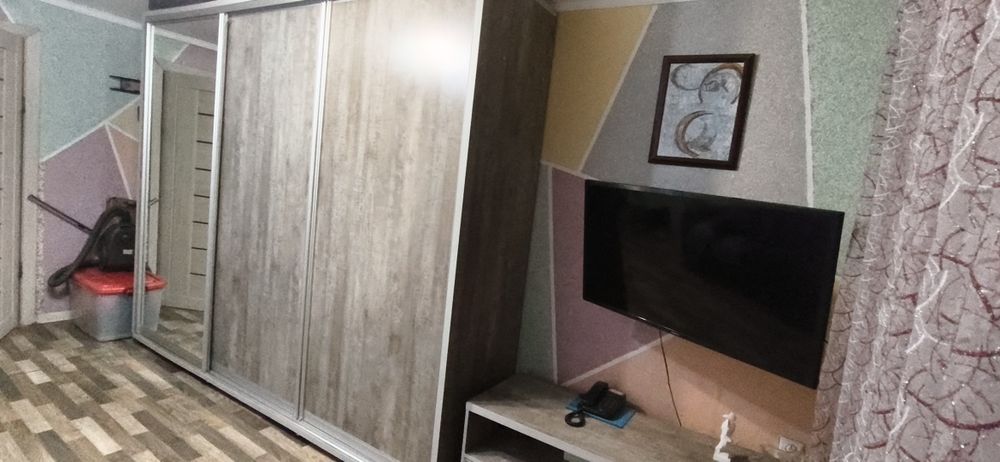 Продам шкаф и тумбу б/у