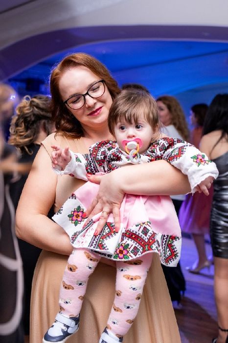 Vând rochii mama fica