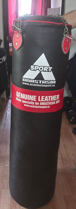 Vând sac de box ne uzat