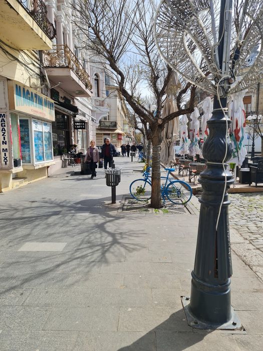 Închiriez spațiu comercial