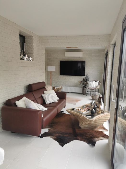 Vand Casa Moderna complet mobilata in Santandrei