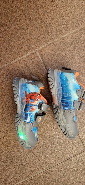 Adidasi sport copii