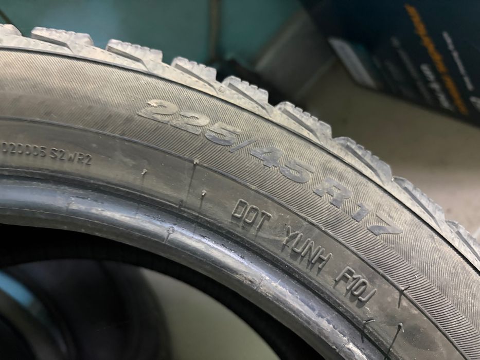 Шины зимние б. у.