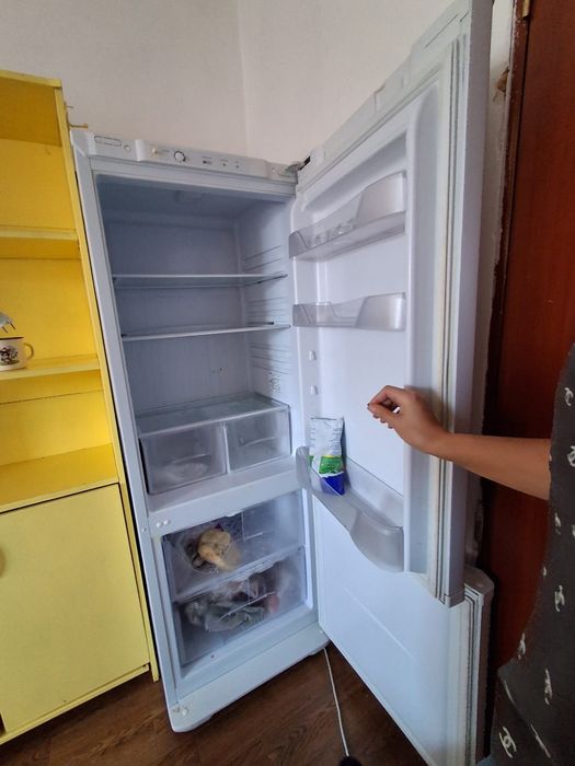 Продам холодильник