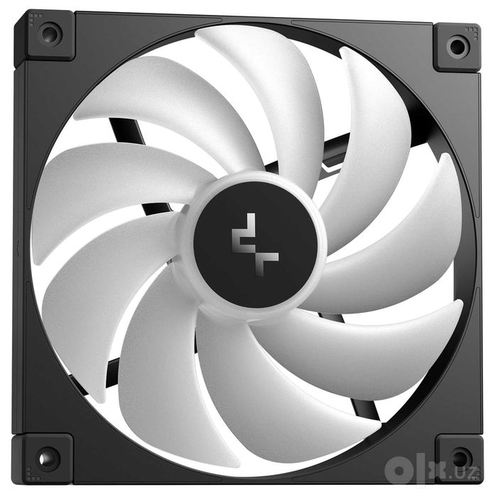 - Система водяного охлаждения Deepcool LM420
