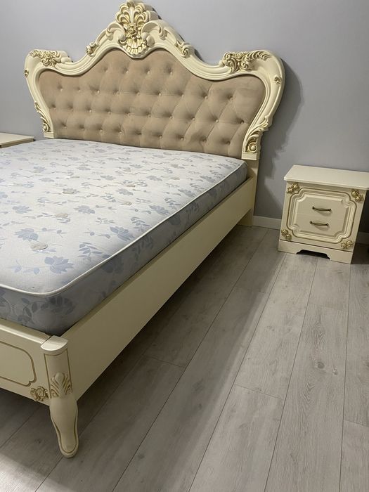 Продам спальный гарнитур
