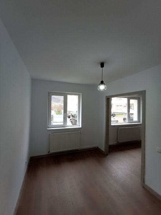 Vând apartament cu 3 camere
