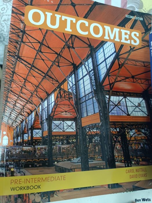 Книга Outcomes pre intermediate + тетрадь