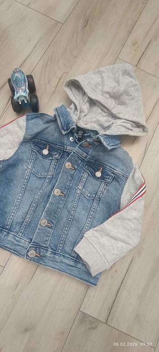 Geaca blugi tip hanorac H&m,mărime 104