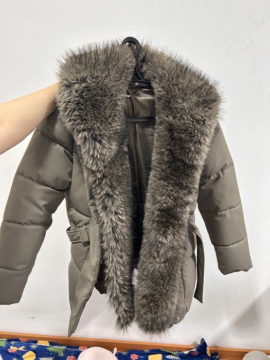 Зимняя куртка (пуховик)