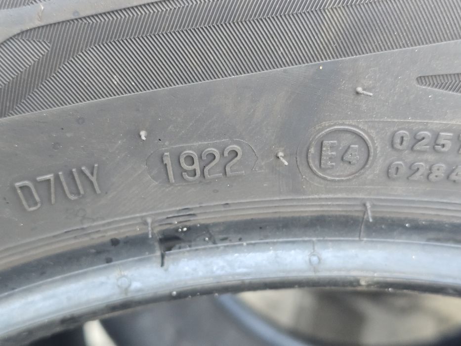 235 55 18 Continental
