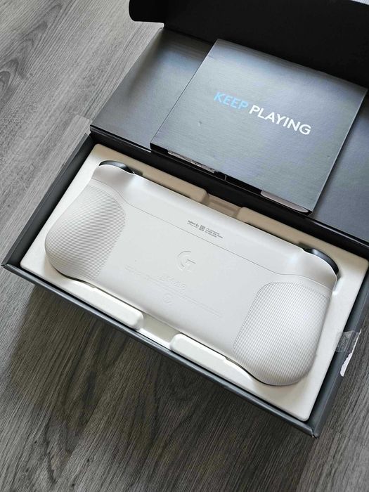 Ръчна преносима игрална конзола Logitech G Cloud. Нова.