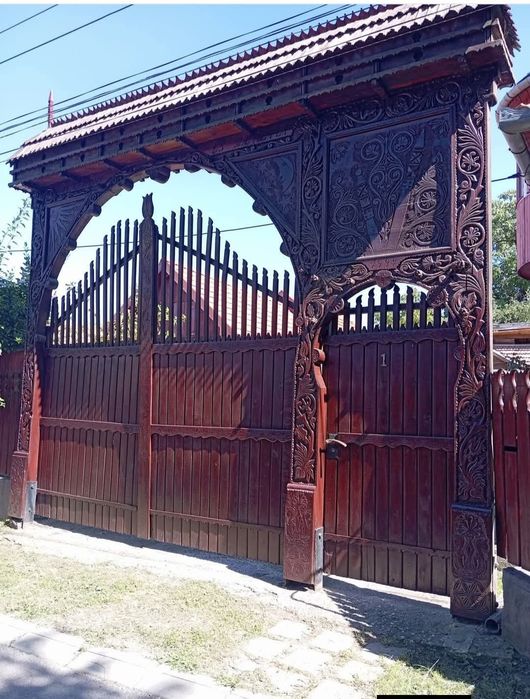 Casa cu etaj 281 mp de inchiriat