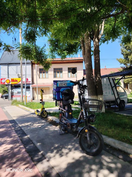 Pentro skuter sotiladi, faqat naxdga xolati yaxshi ishonchdan o'tgan