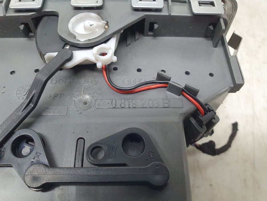 Grila ventilatie cotiera 4f0819203b Audi A6 4F/C6 [2004 - 2008] 2.0 t