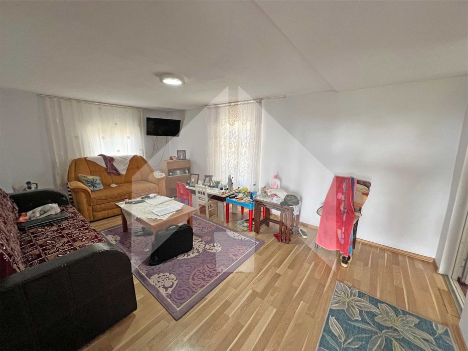 Продава еднофамилна, тухлена къща в с. Струйно (обл. Шумен). ТОП имот!