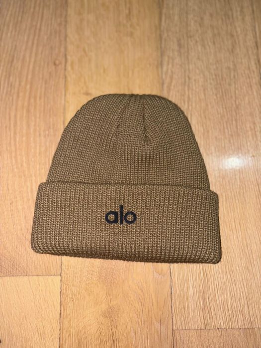 Căciulă Alo Yoga noua maro