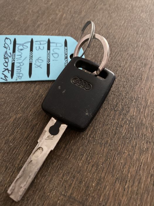 Ключ от ауди а3 8л