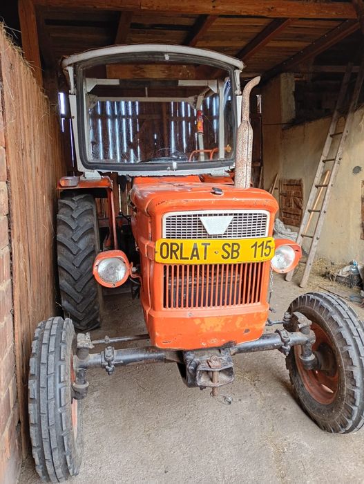 Tractor U445 și remorcă