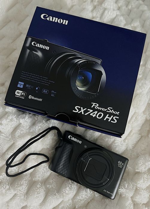 продам Canon POWERSHOT SX740 hs