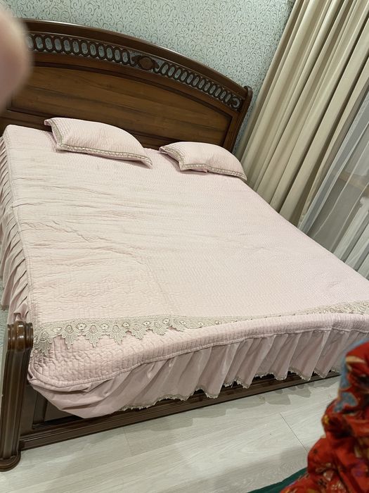 Кровать с матрасом