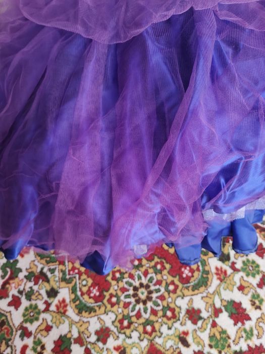 Продам шикарное платье.